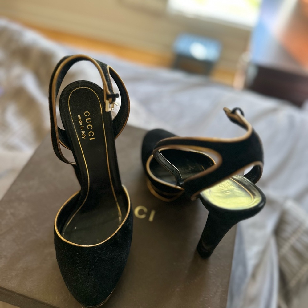 Gucci Black and Gold Heels - Picture 10 of 16